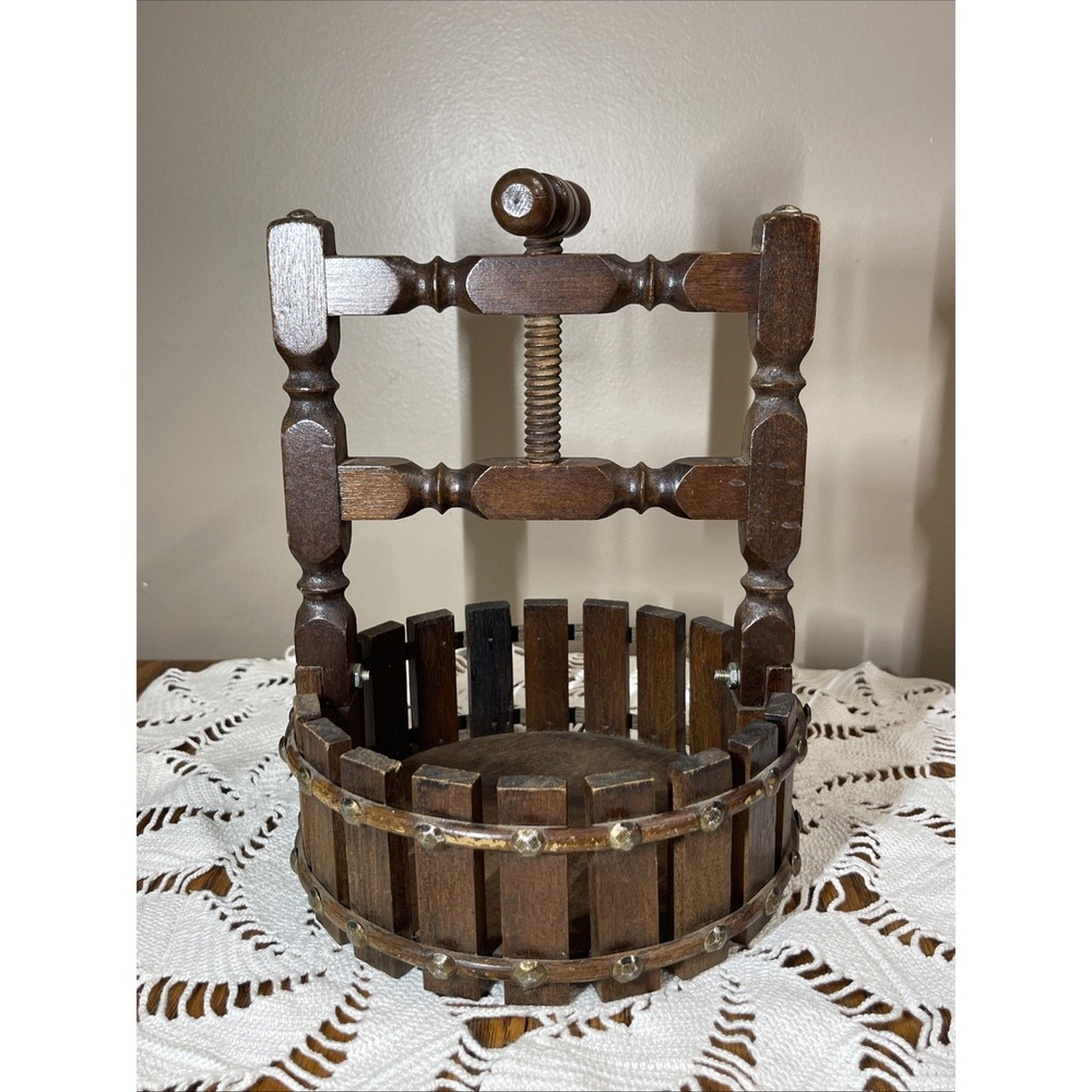Retro Vintage "Wishing Well" Wooden Nutcracker Bowl 70s Decor